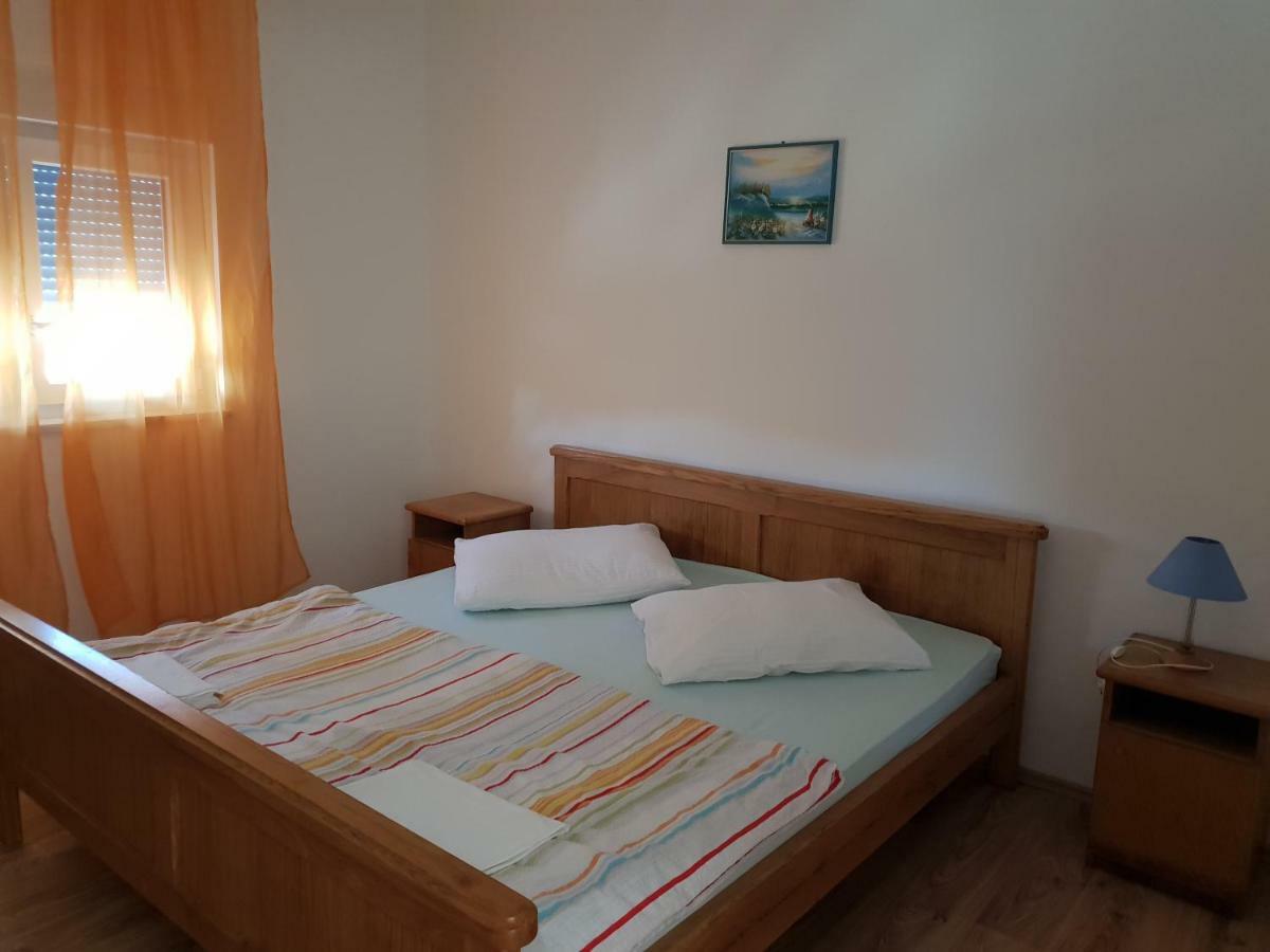 Apartman Nicolle Brzac Esterno foto