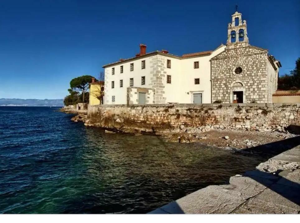 Apartman Nicolle Brzac Esterno foto